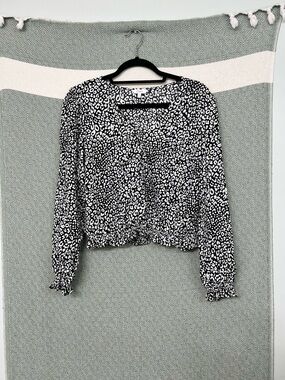 Candie's Black & White Leopard Print Long Sleeve Crop Blouse